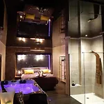 Alojamento de Acomodação e Pequeno-almoço Calypso Jacuzzi Privatif Agde