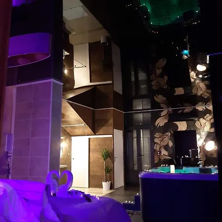 Calypso Jacuzzi Privatif Bed & Breakfast 4*