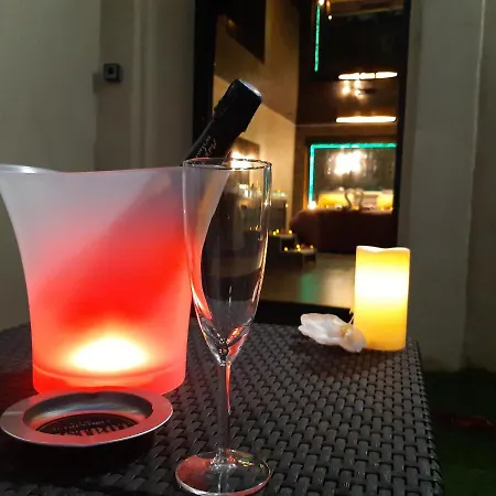 Calypso Jacuzzi Privatif Bed & Breakfast