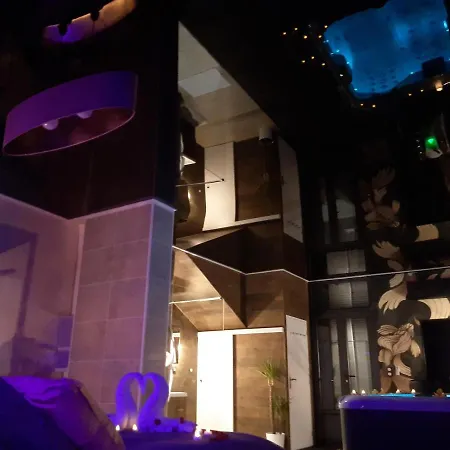 Calypso Jacuzzi Privatif 4* Агд