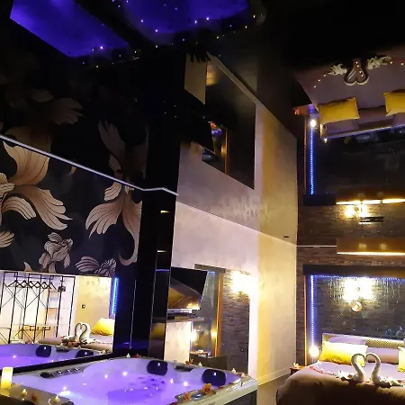 Calypso Jacuzzi Privatif 4* Агд