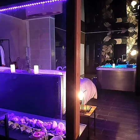 Bed & Breakfast Calypso Jacuzzi Privatif 4*